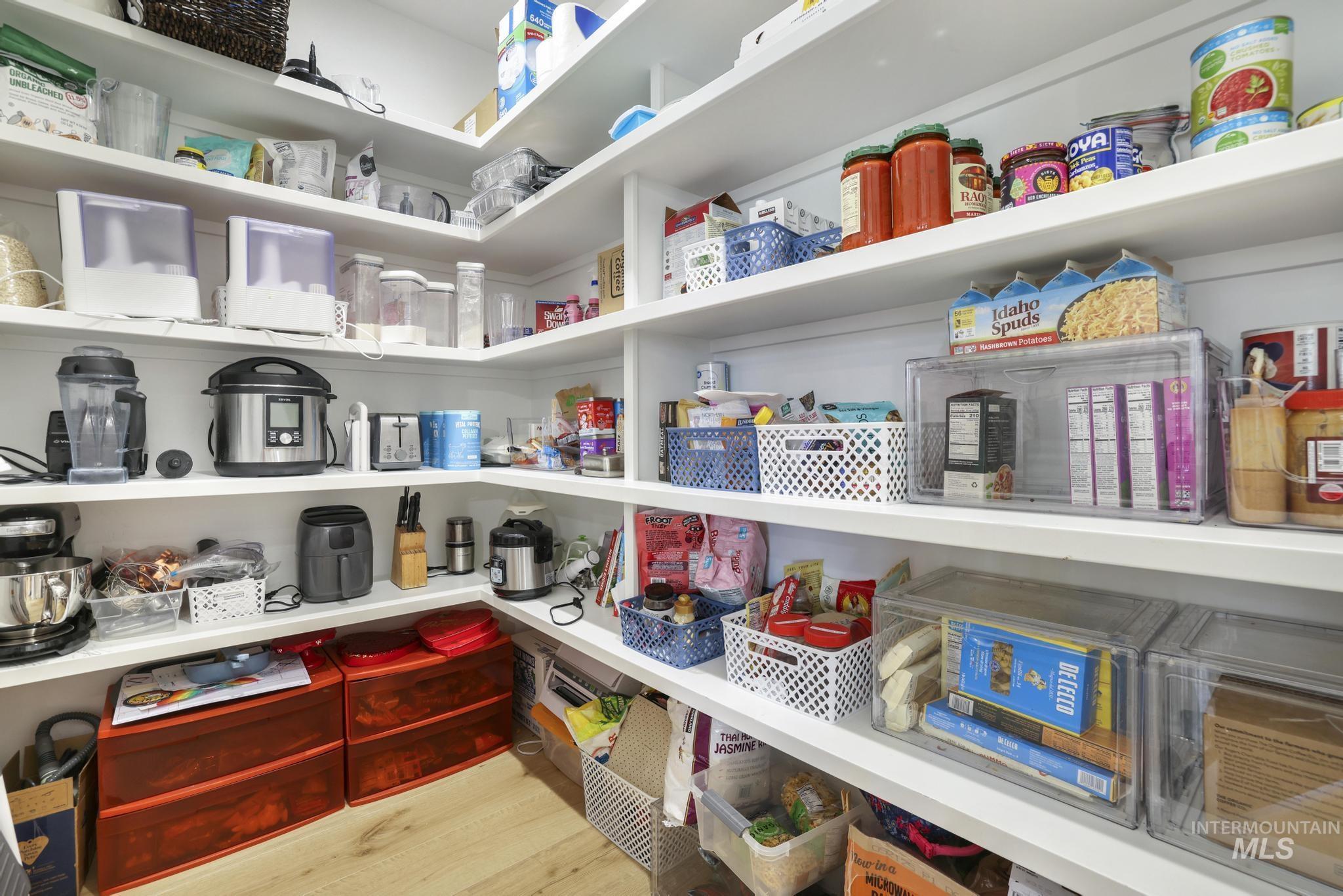 2054 Red Rock, Twin Falls, Idaho 83301, 4 Bedrooms, 3 Bathrooms, Residential For Sale, Price $699,000,MLS 98978508