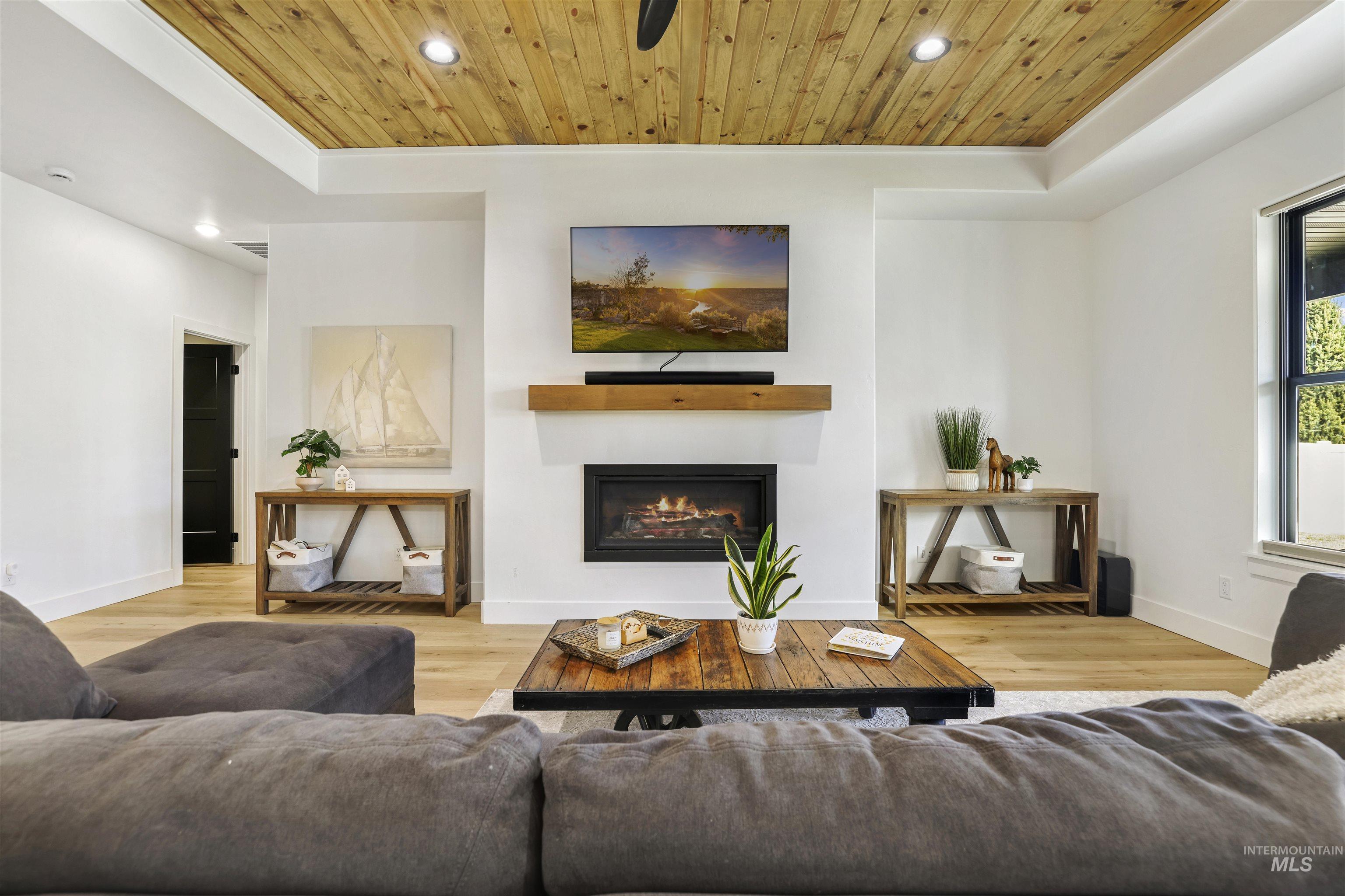 2054 Red Rock, Twin Falls, Idaho 83301, 4 Bedrooms, 3 Bathrooms, Residential For Sale, Price $699,000,MLS 98978508