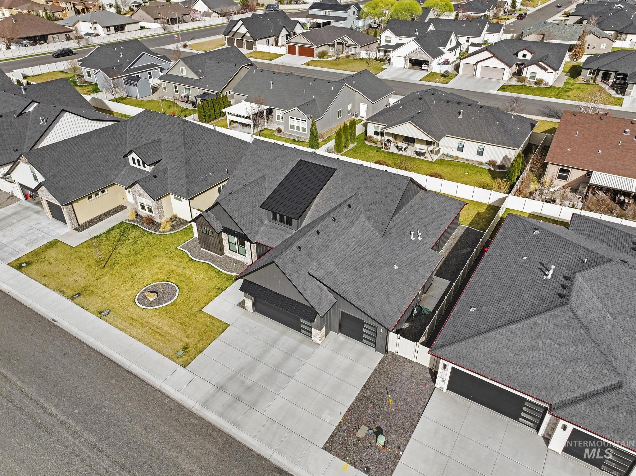 2054 Red Rock, Twin Falls, Idaho 83301, 4 Bedrooms, 3 Bathrooms, Residential For Sale, Price $699,000,MLS 98978508