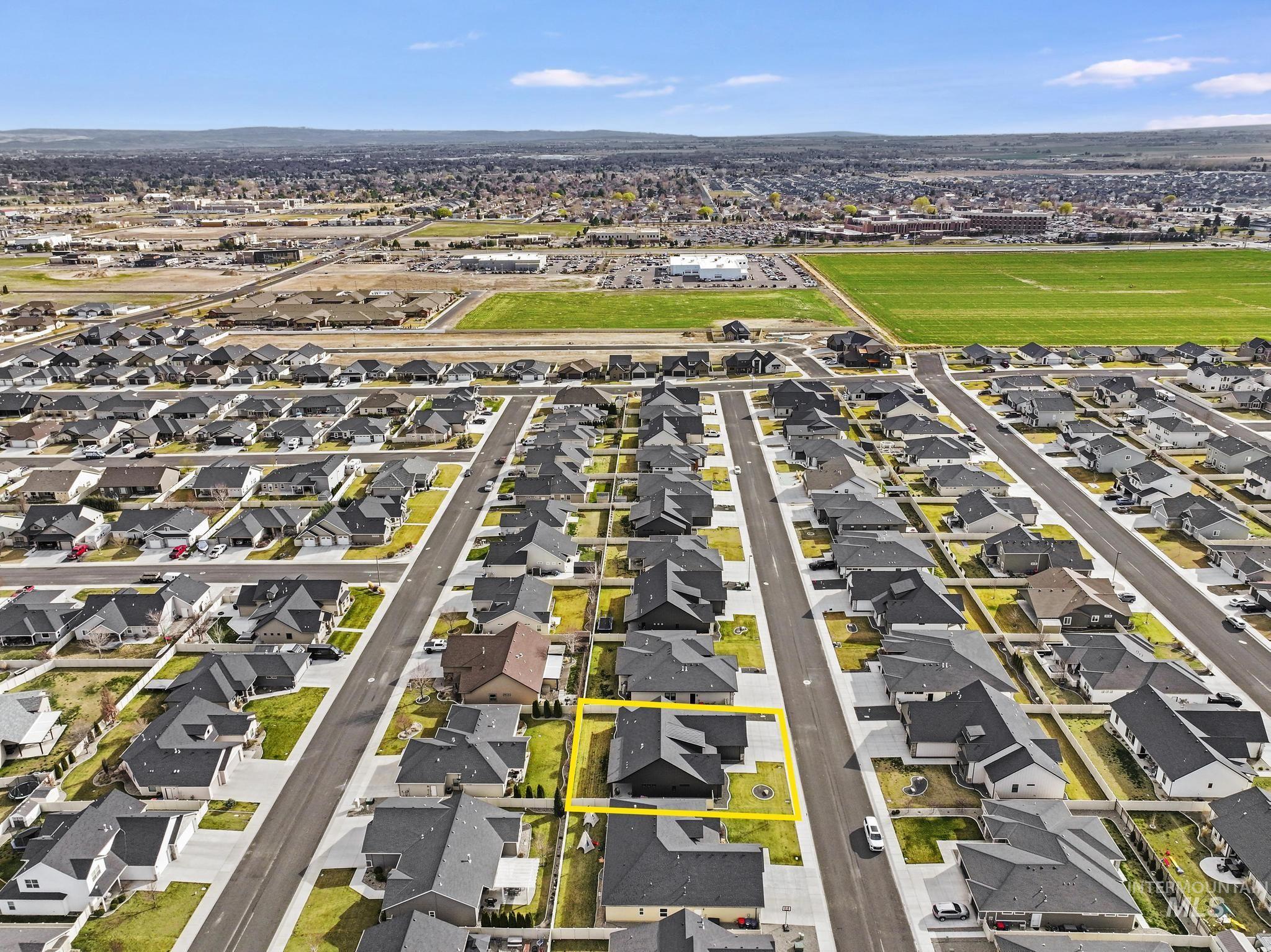 2054 Red Rock, Twin Falls, Idaho 83301, 4 Bedrooms, 3 Bathrooms, Residential For Sale, Price $699,000,MLS 98978508