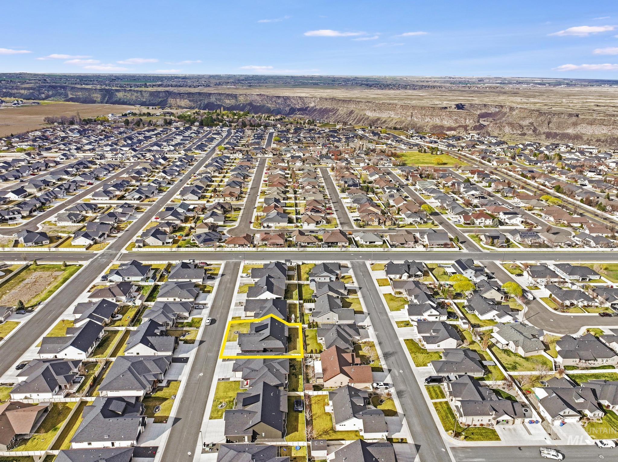 2054 Red Rock, Twin Falls, Idaho 83301, 4 Bedrooms, 3 Bathrooms, Residential For Sale, Price $699,000,MLS 98978508