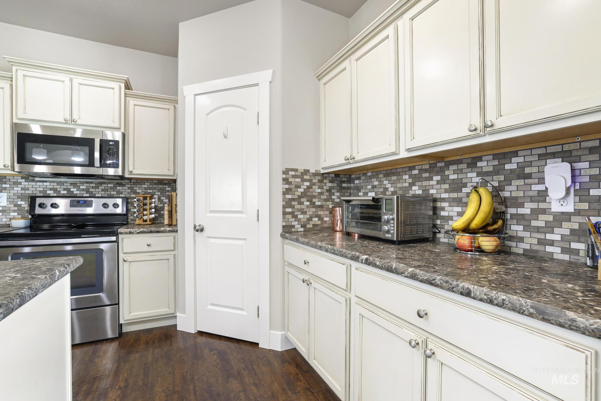 930 Ballard Way, Kimberly, Idaho 83301, 4 Bedrooms, 2 Bathrooms, Residential For Sale, Price $400,000,MLS 98978513