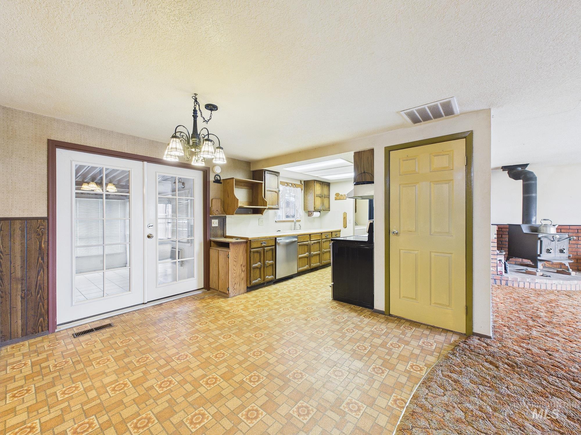 9845 N Highway 52, Horseshoe Bend, Idaho 83629, 3 Bedrooms, 1 Bathroom, Residential For Sale, Price $725,000, 98978516