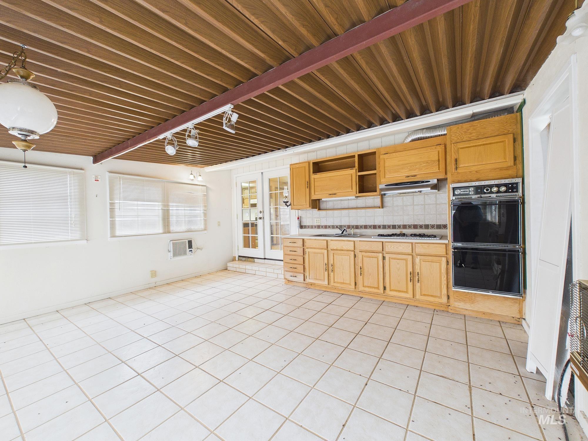 9845 N Highway 52, Horseshoe Bend, Idaho 83629, 3 Bedrooms, 1 Bathroom, Residential For Sale, Price $725,000, 98978516