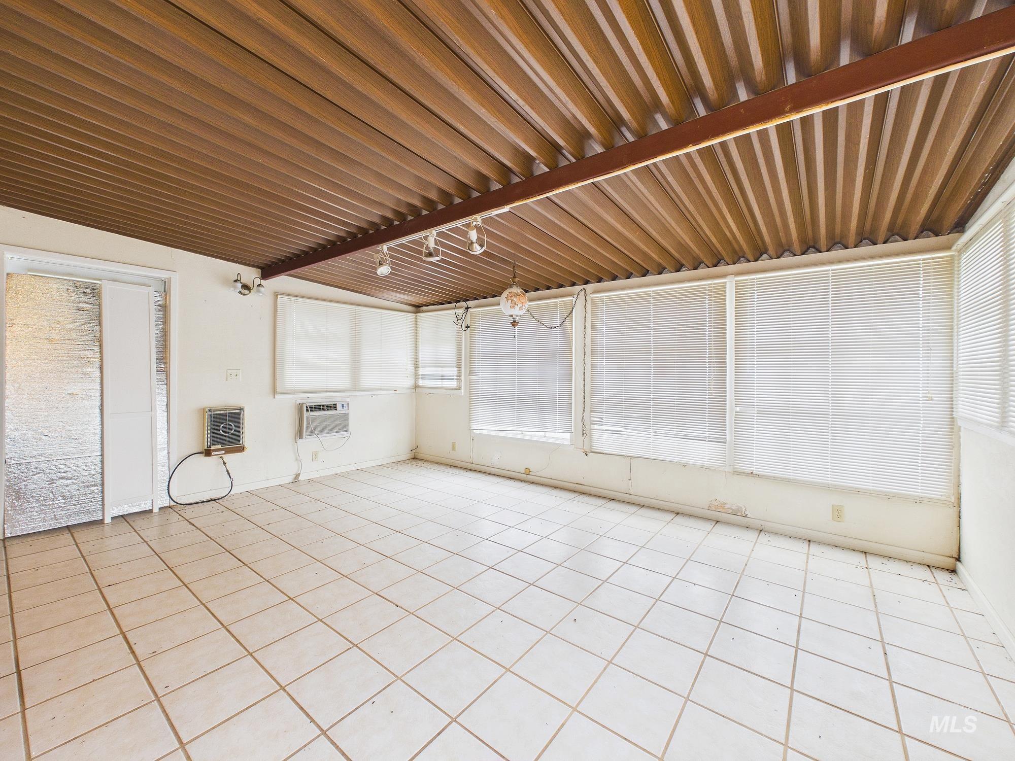 9845 N Highway 52, Horseshoe Bend, Idaho 83629, 3 Bedrooms, 1 Bathroom, Residential For Sale, Price $725,000, 98978516