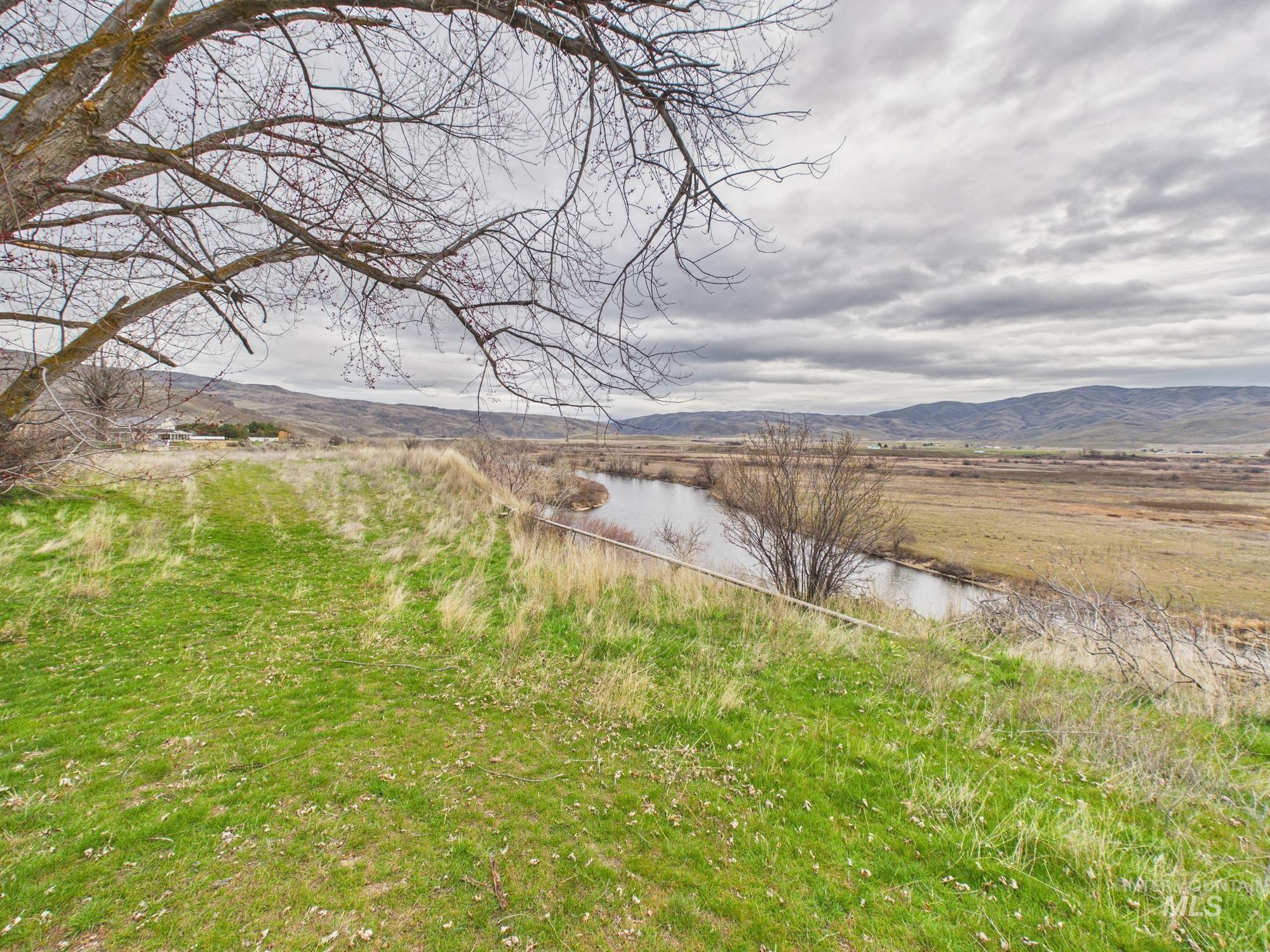 9845 N Highway 52, Horseshoe Bend, Idaho 83629, 3 Bedrooms, 1 Bathroom, Residential For Sale, Price $725,000, 98978516