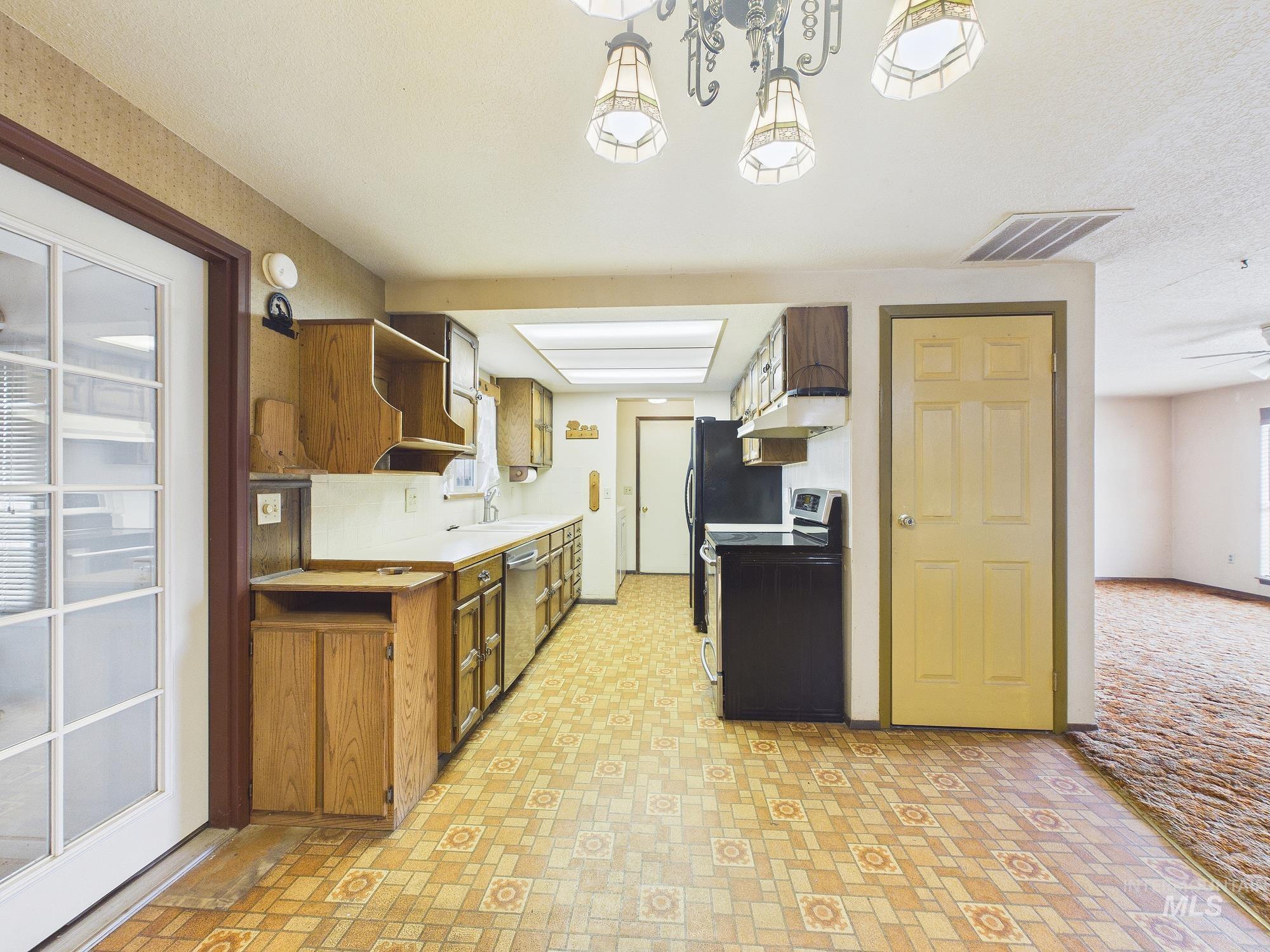 9845 N Highway 52, Horseshoe Bend, Idaho 83629, 3 Bedrooms, 1 Bathroom, Residential For Sale, Price $725,000, 98978516