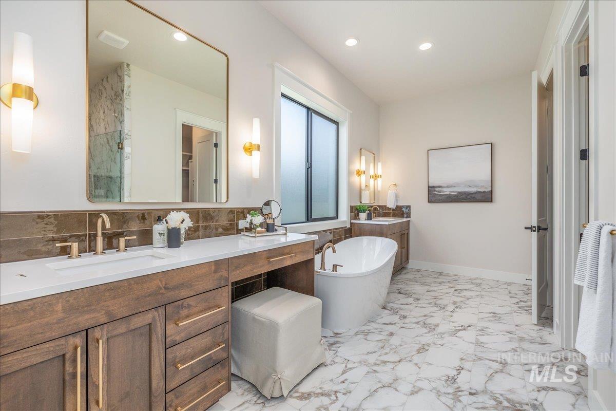 2927 W Three Lakes Dr., Meridian, Idaho 83646, 4 Bedrooms, 3.5 Bathrooms, Residential For Sale, Price $1,350,000,MLS 98978517