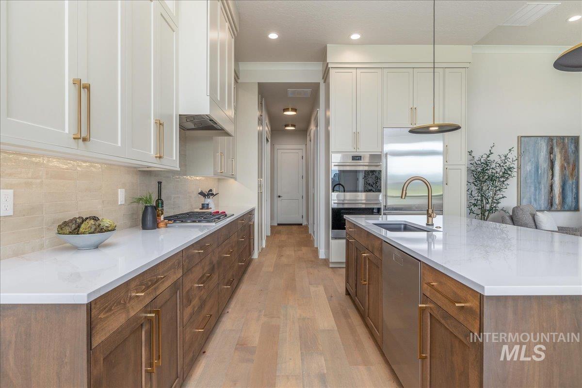 2927 W Three Lakes Dr., Meridian, Idaho 83646, 4 Bedrooms, 3.5 Bathrooms, Residential For Sale, Price $1,350,000,MLS 98978517