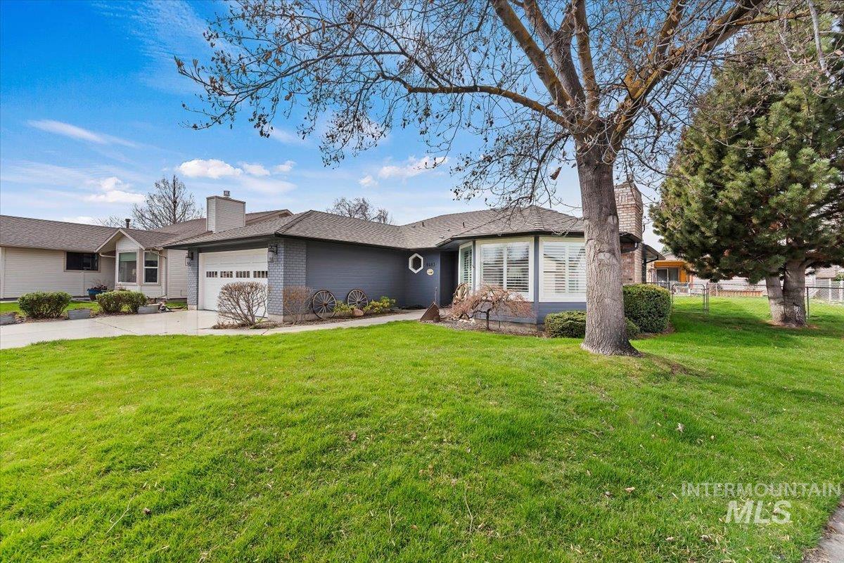 8483 Willowcourt Drive, Garden City, Idaho 83714, 2 Bedrooms, 2 Bathrooms, Residential For Sale, Price $445,000,MLS 98978518