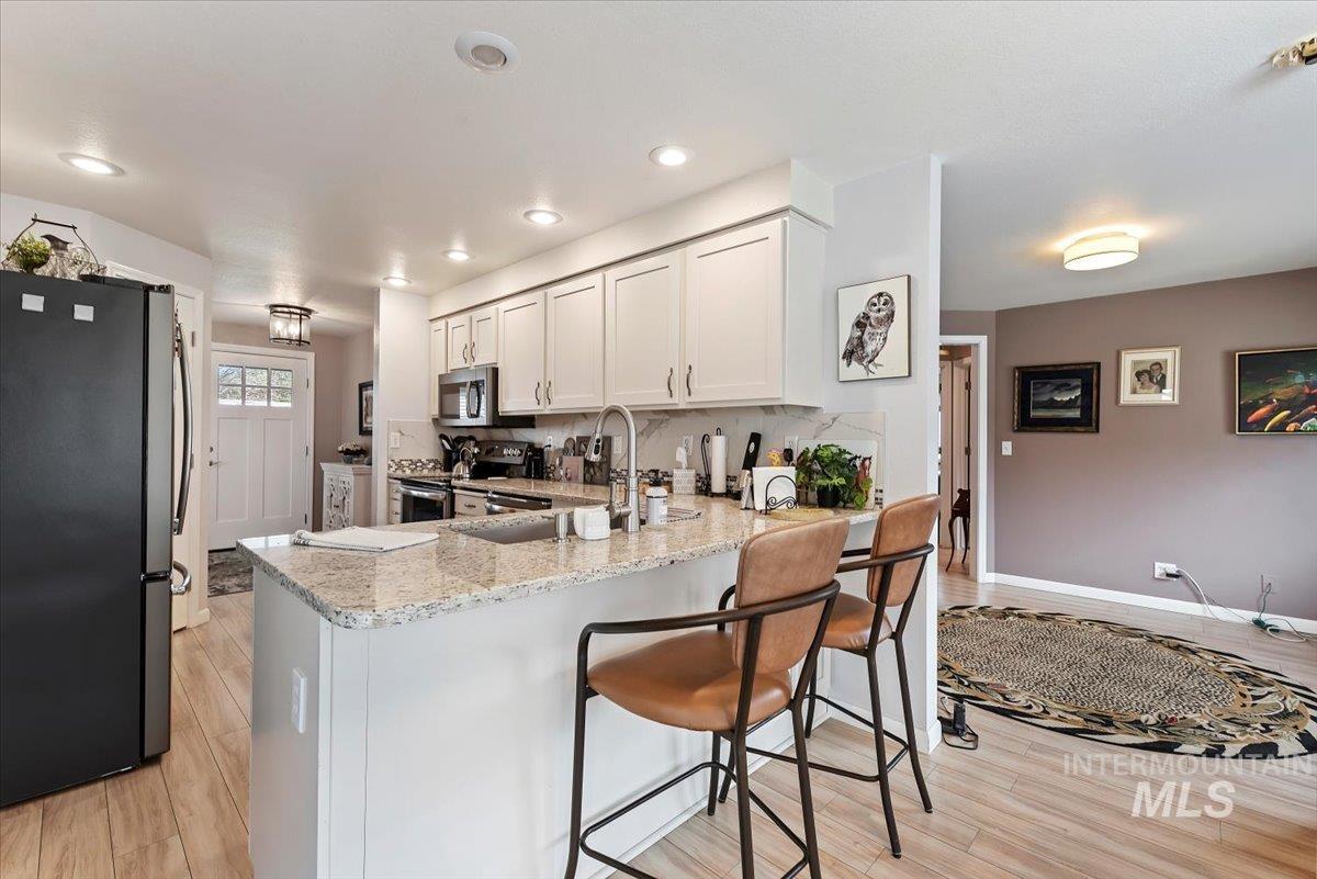 8483 Willowcourt Drive, Garden City, Idaho 83714, 2 Bedrooms, 2 Bathrooms, Residential For Sale, Price $445,000,MLS 98978518