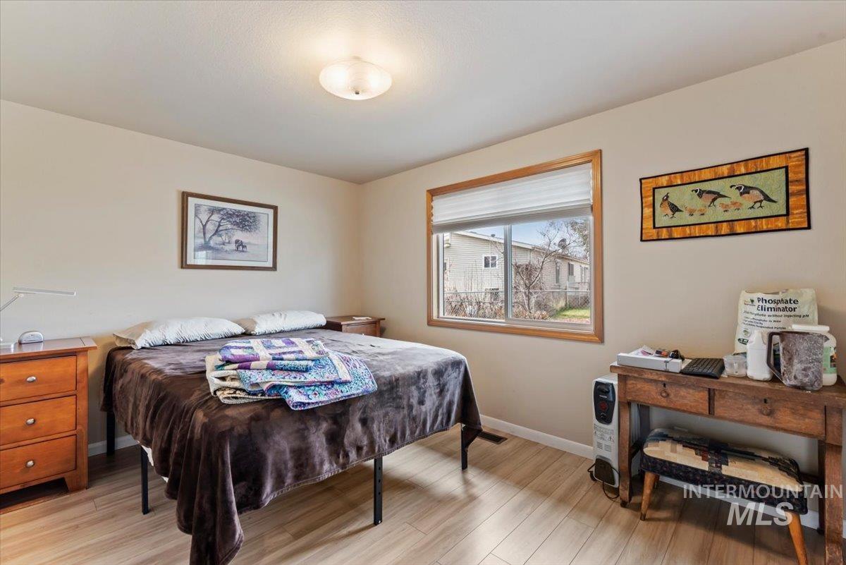 8483 Willowcourt Drive, Garden City, Idaho 83714, 2 Bedrooms, 2 Bathrooms, Residential For Sale, Price $445,000,MLS 98978518