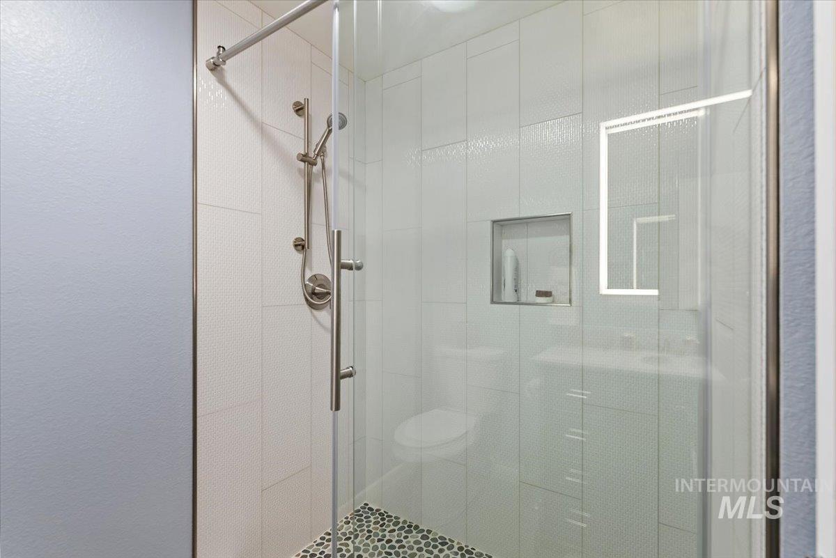 8483 Willowcourt Drive, Garden City, Idaho 83714, 2 Bedrooms, 2 Bathrooms, Residential For Sale, Price $445,000,MLS 98978518