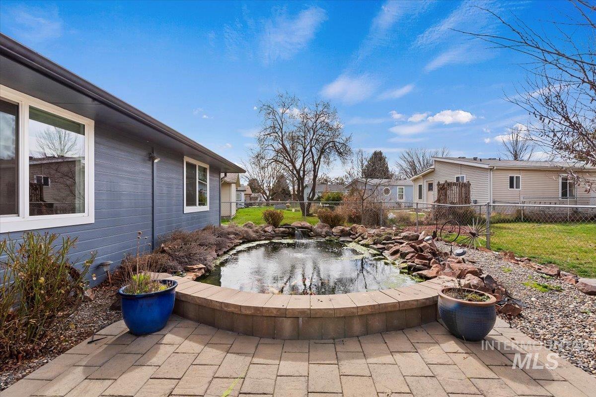 8483 Willowcourt Drive, Garden City, Idaho 83714, 2 Bedrooms, 2 Bathrooms, Residential For Sale, Price $445,000,MLS 98978518