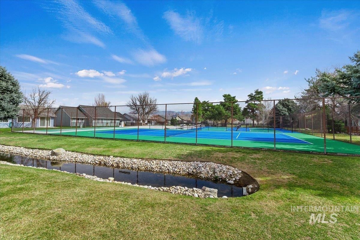 8483 Willowcourt Drive, Garden City, Idaho 83714, 2 Bedrooms, 2 Bathrooms, Residential For Sale, Price $445,000,MLS 98978518