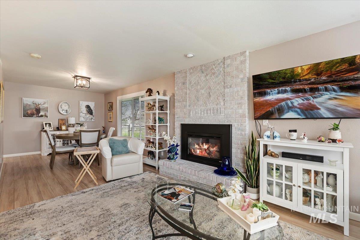 8483 Willowcourt Drive, Garden City, Idaho 83714, 2 Bedrooms, 2 Bathrooms, Residential For Sale, Price $445,000,MLS 98978518