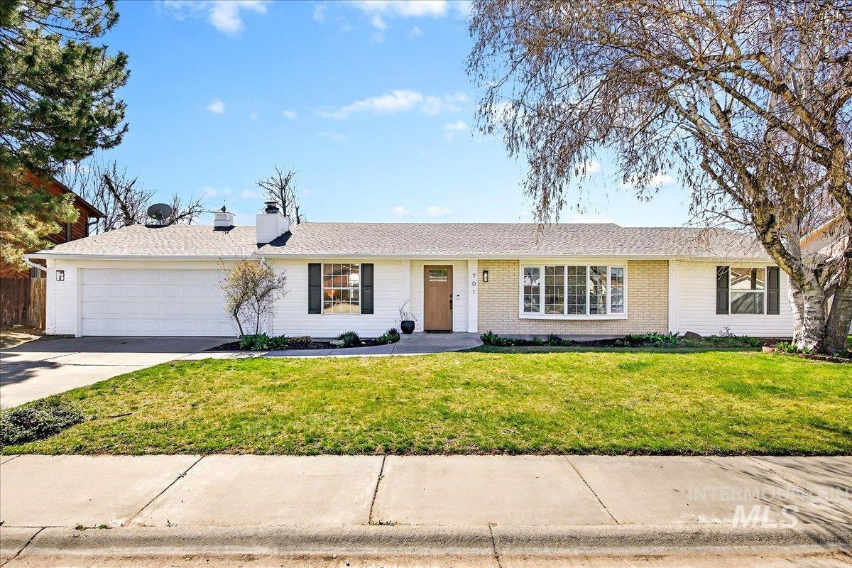701 W Boone Ave, Nampa, Idaho 83651, 3 Bedrooms, 2 Bathrooms, Residential For Sale, Price $435,000,MLS 98978519