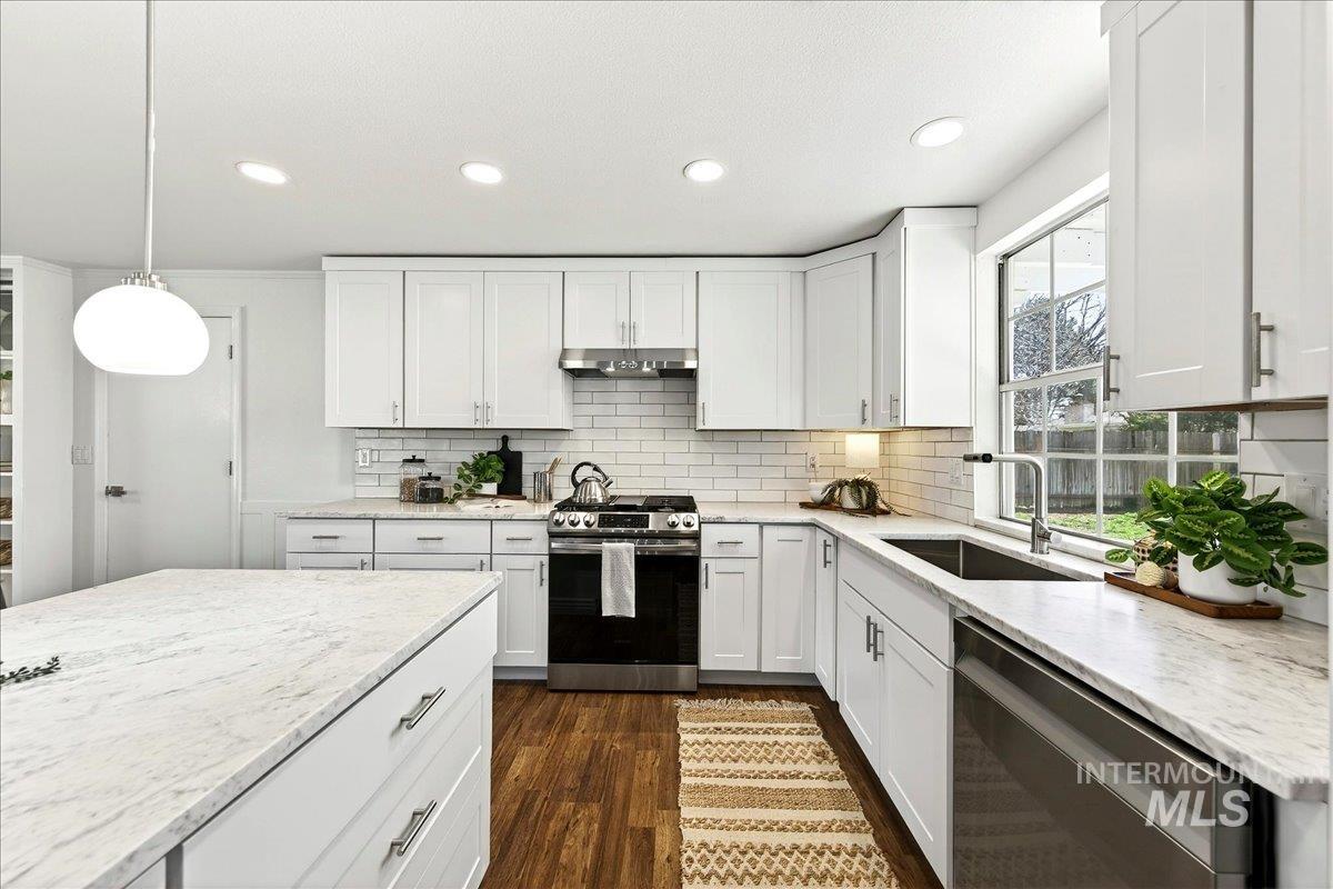 701 W Boone Ave, Nampa, Idaho 83651, 3 Bedrooms, 2 Bathrooms, Residential For Sale, Price $435,000,MLS 98978519