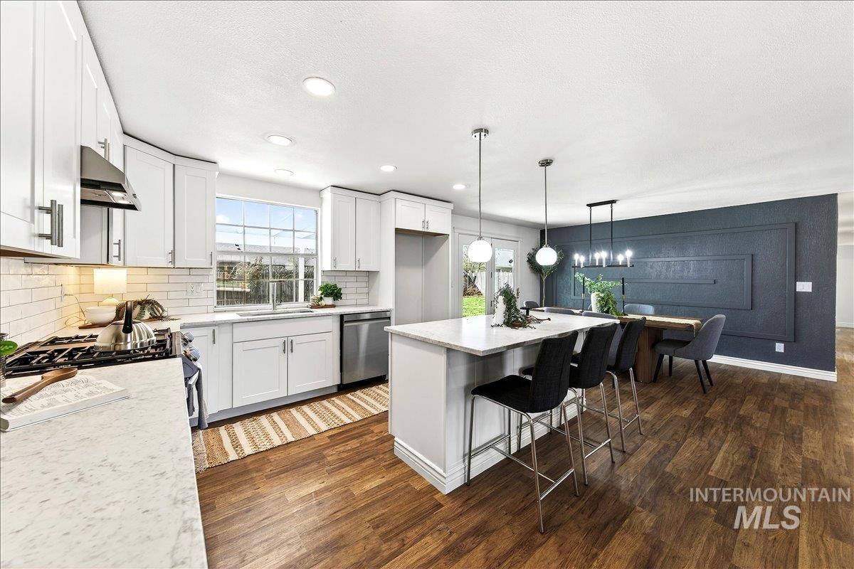 701 W Boone Ave, Nampa, Idaho 83651, 3 Bedrooms, 2 Bathrooms, Residential For Sale, Price $435,000,MLS 98978519