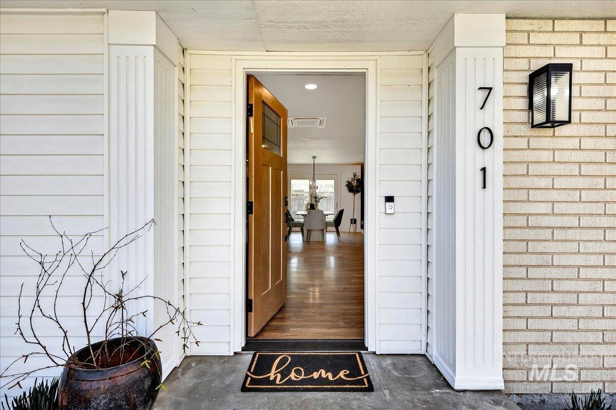 701 W Boone Ave, Nampa, Idaho 83651, 3 Bedrooms, 2 Bathrooms, Residential For Sale, Price $435,000,MLS 98978519