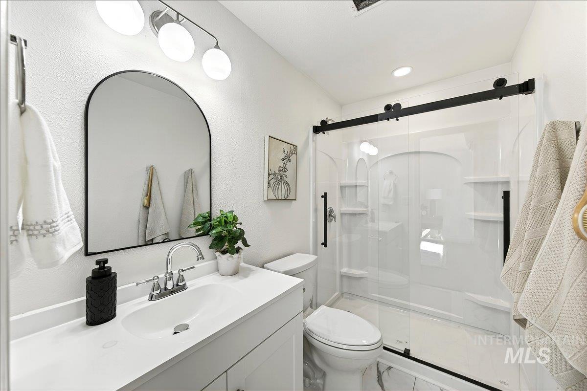 701 W Boone Ave, Nampa, Idaho 83651, 3 Bedrooms, 2 Bathrooms, Residential For Sale, Price $435,000,MLS 98978519