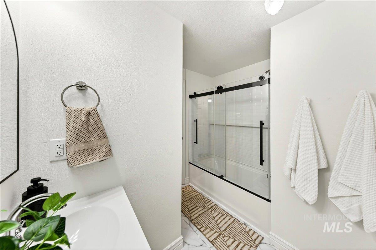 701 W Boone Ave, Nampa, Idaho 83651, 3 Bedrooms, 2 Bathrooms, Residential For Sale, Price $435,000,MLS 98978519