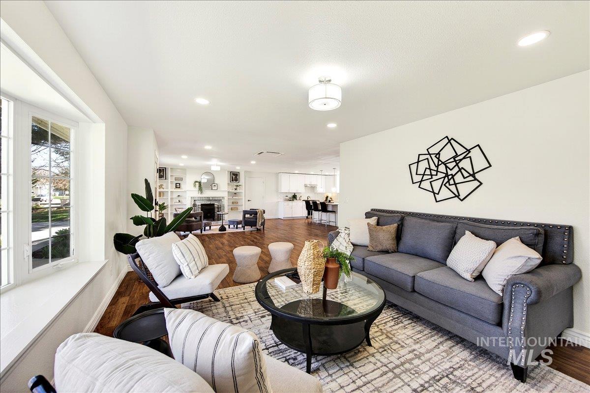 701 W Boone Ave, Nampa, Idaho 83651, 3 Bedrooms, 2 Bathrooms, Residential For Sale, Price $435,000,MLS 98978519