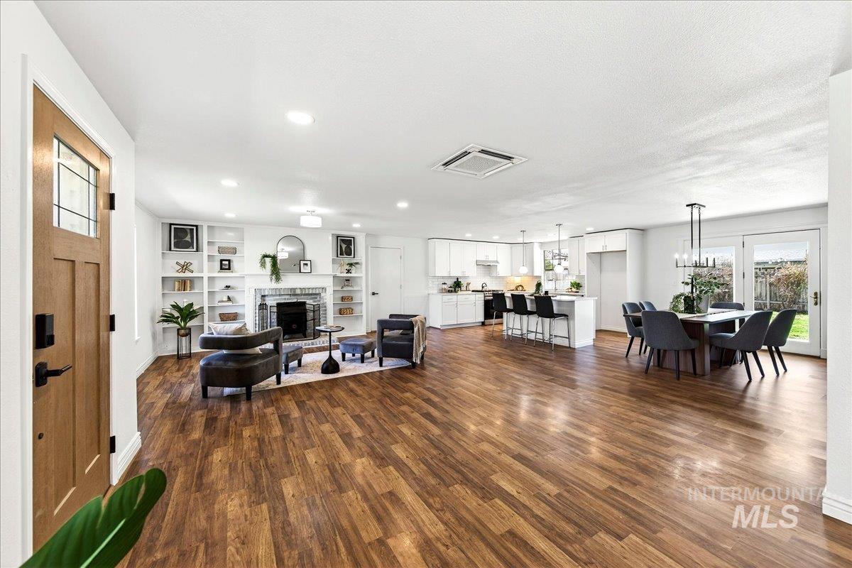 701 W Boone Ave, Nampa, Idaho 83651, 3 Bedrooms, 2 Bathrooms, Residential For Sale, Price $435,000,MLS 98978519