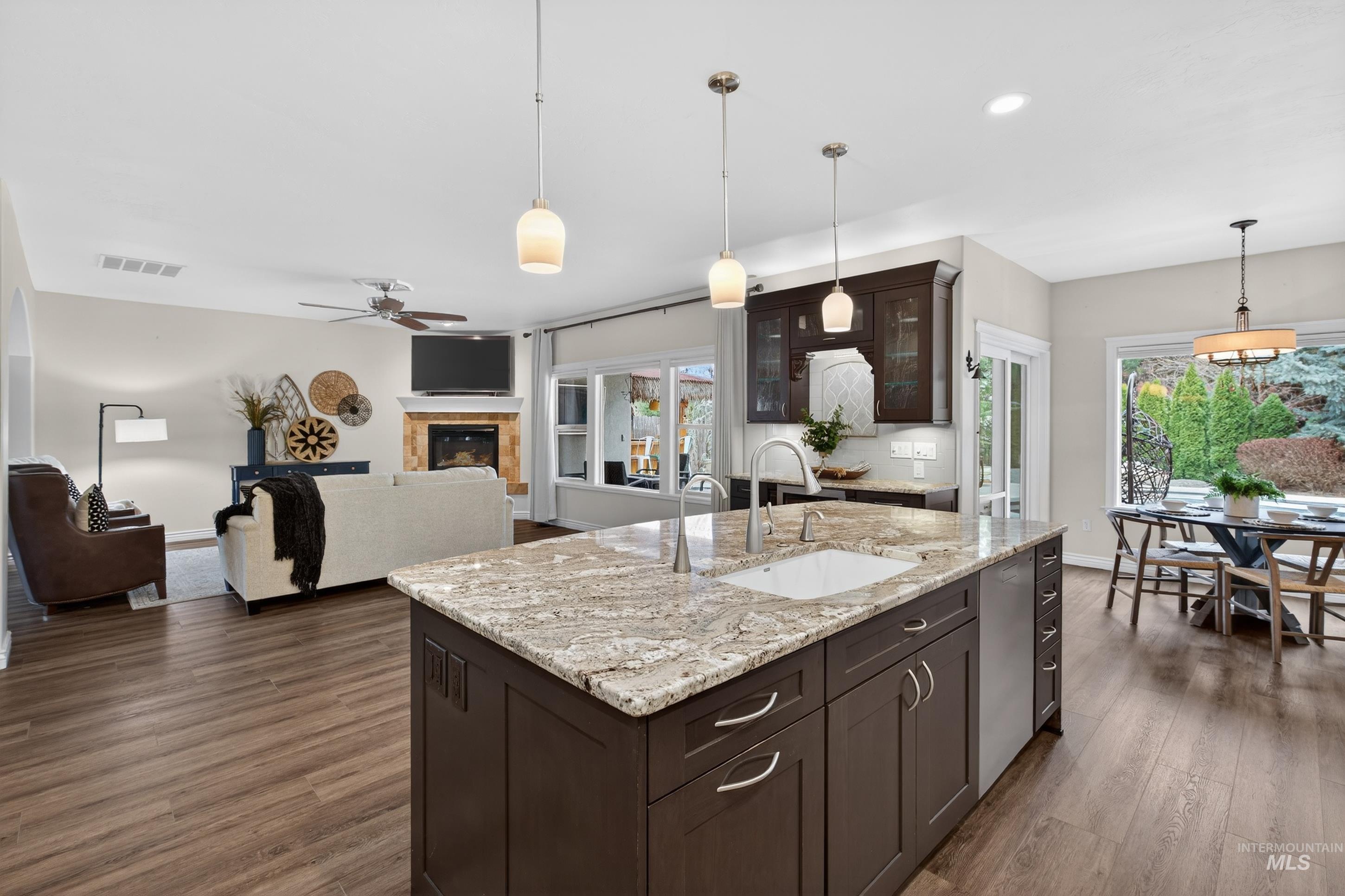 2816 S Bear Claw Way, Meridian, Idaho 83642, 4 Bedrooms, 3.5 Bathrooms, Residential For Sale, Price $1,000,000,MLS 98978525