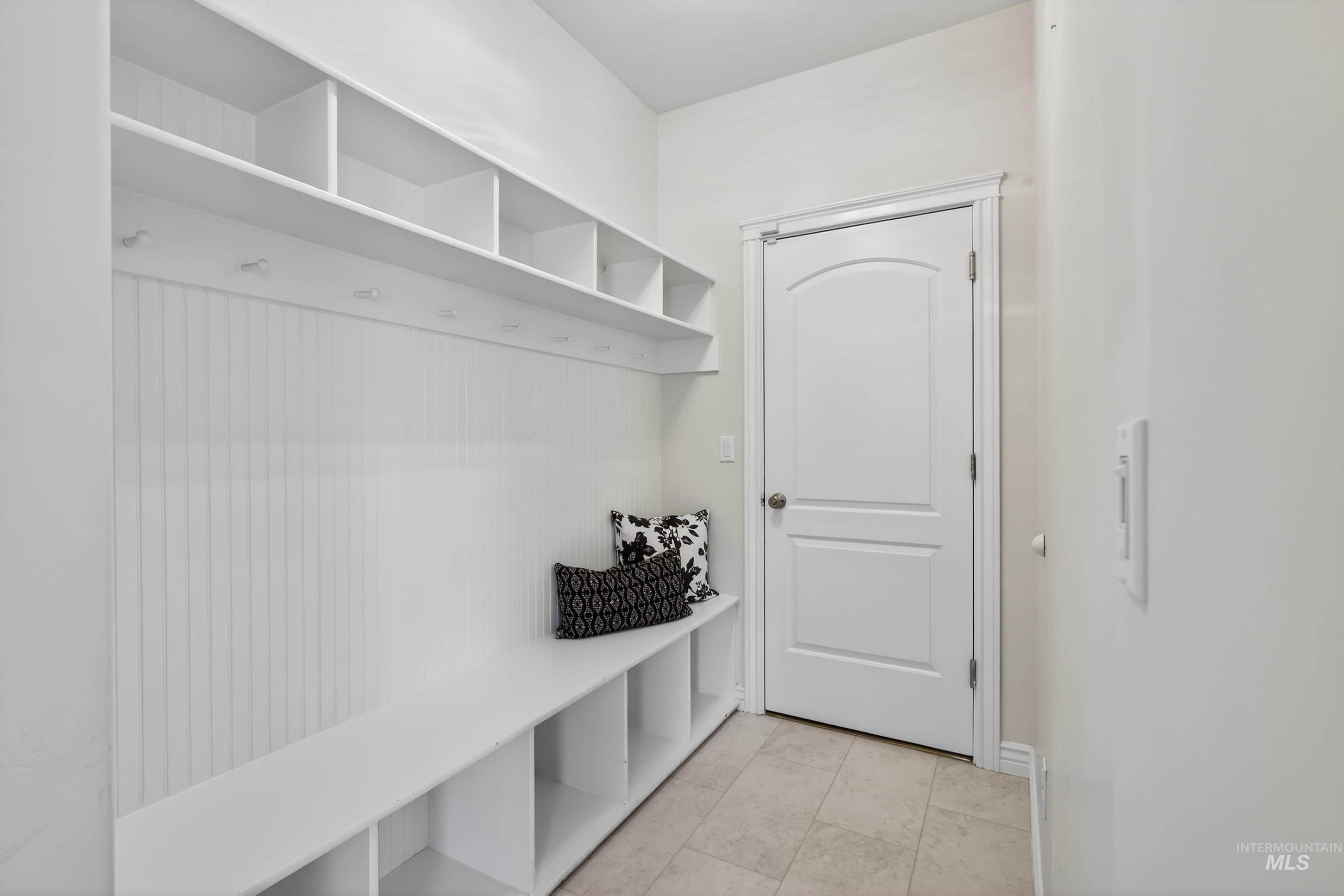 2816 S Bear Claw Way, Meridian, Idaho 83642, 4 Bedrooms, 3.5 Bathrooms, Residential For Sale, Price $1,000,000,MLS 98978525