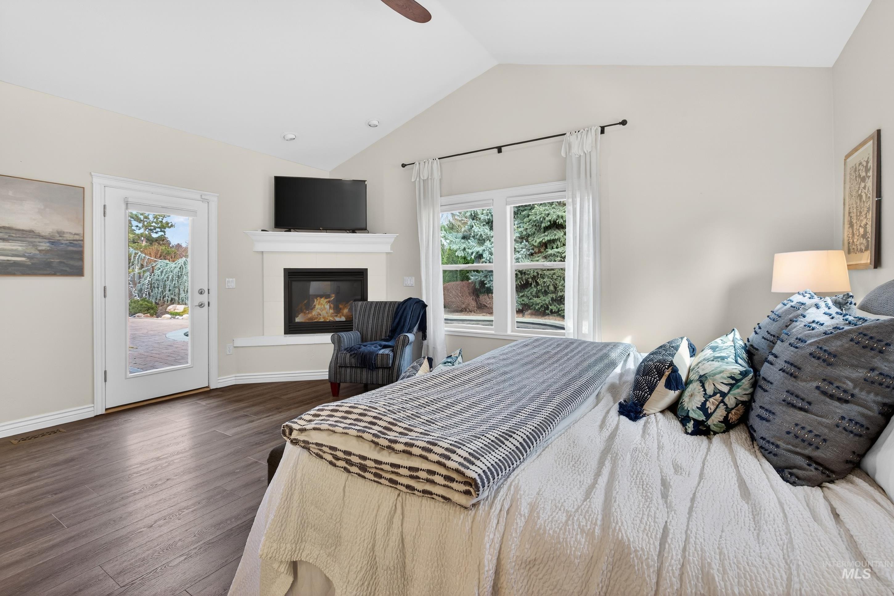 2816 S Bear Claw Way, Meridian, Idaho 83642, 4 Bedrooms, 3.5 Bathrooms, Residential For Sale, Price $1,000,000,MLS 98978525