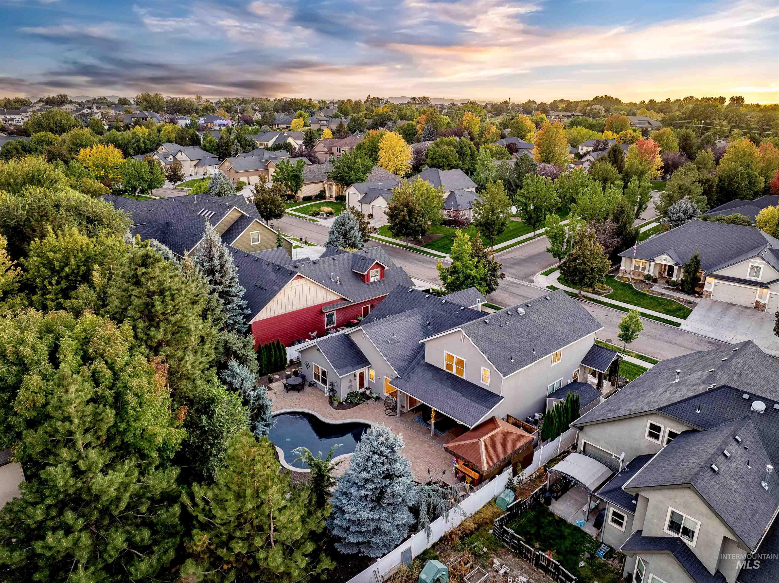 2816 S Bear Claw Way, Meridian, Idaho 83642, 4 Bedrooms, 3.5 Bathrooms, Residential For Sale, Price $1,000,000,MLS 98978525