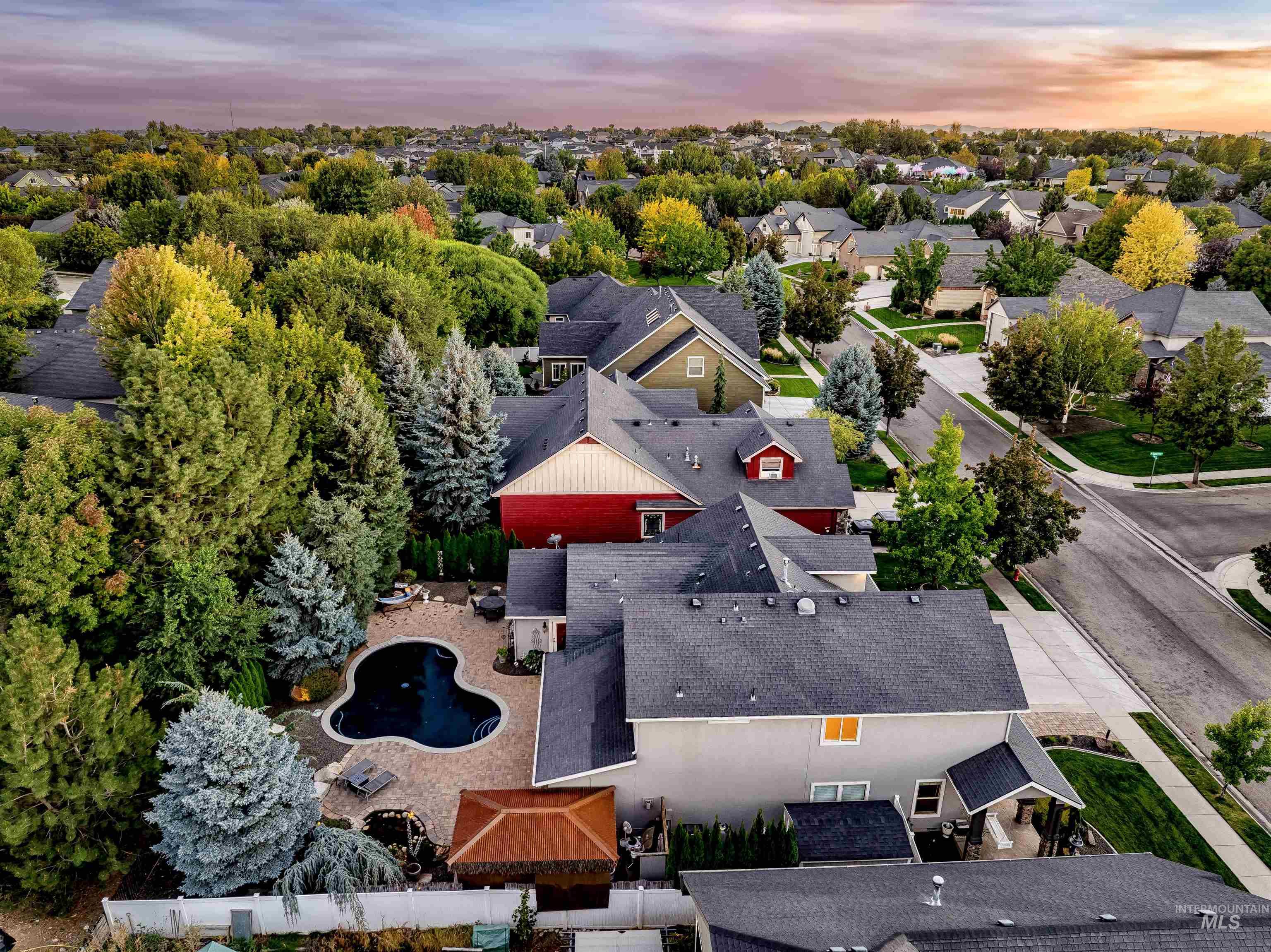 2816 S Bear Claw Way, Meridian, Idaho 83642, 4 Bedrooms, 3.5 Bathrooms, Residential For Sale, Price $1,000,000,MLS 98978525