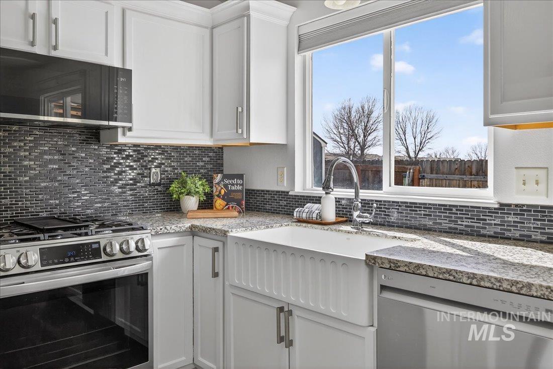 4714 Catherine Ave, Caldwell, Idaho 83607-8086, 3 Bedrooms, 2.5 Bathrooms, Residential For Sale, Price $370,000, 98978526