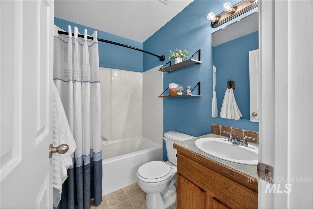 4714 Catherine Ave, Caldwell, Idaho 83607-8086, 3 Bedrooms, 2.5 Bathrooms, Residential For Sale, Price $370,000, 98978526