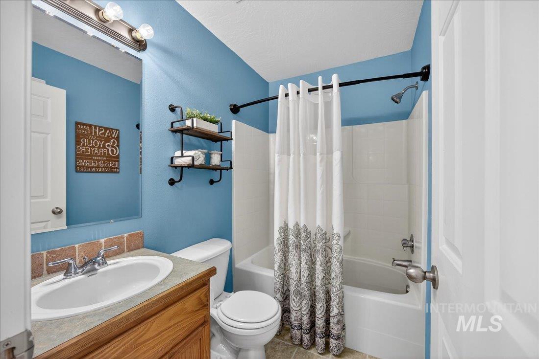 4714 Catherine Ave, Caldwell, Idaho 83607-8086, 3 Bedrooms, 2.5 Bathrooms, Residential For Sale, Price $370,000, 98978526