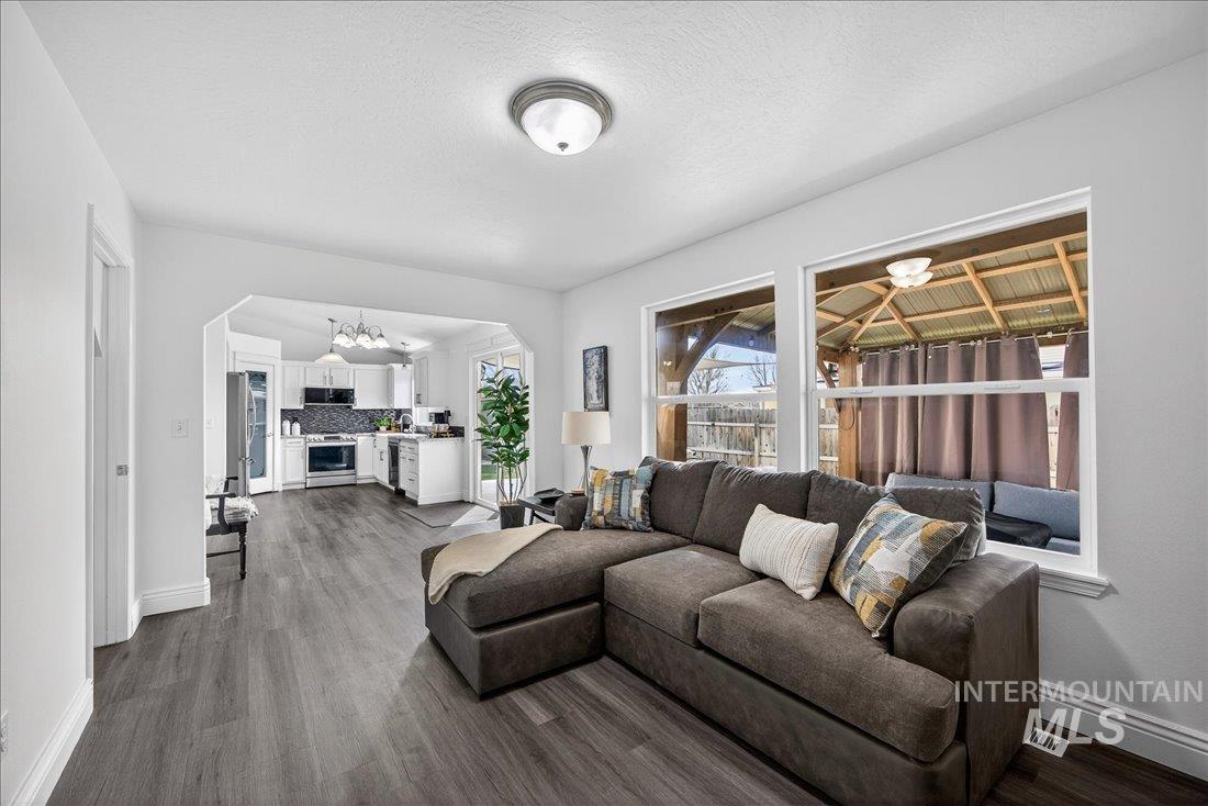 4714 Catherine Ave, Caldwell, Idaho 83607-8086, 3 Bedrooms, 2.5 Bathrooms, Residential For Sale, Price $370,000, 98978526