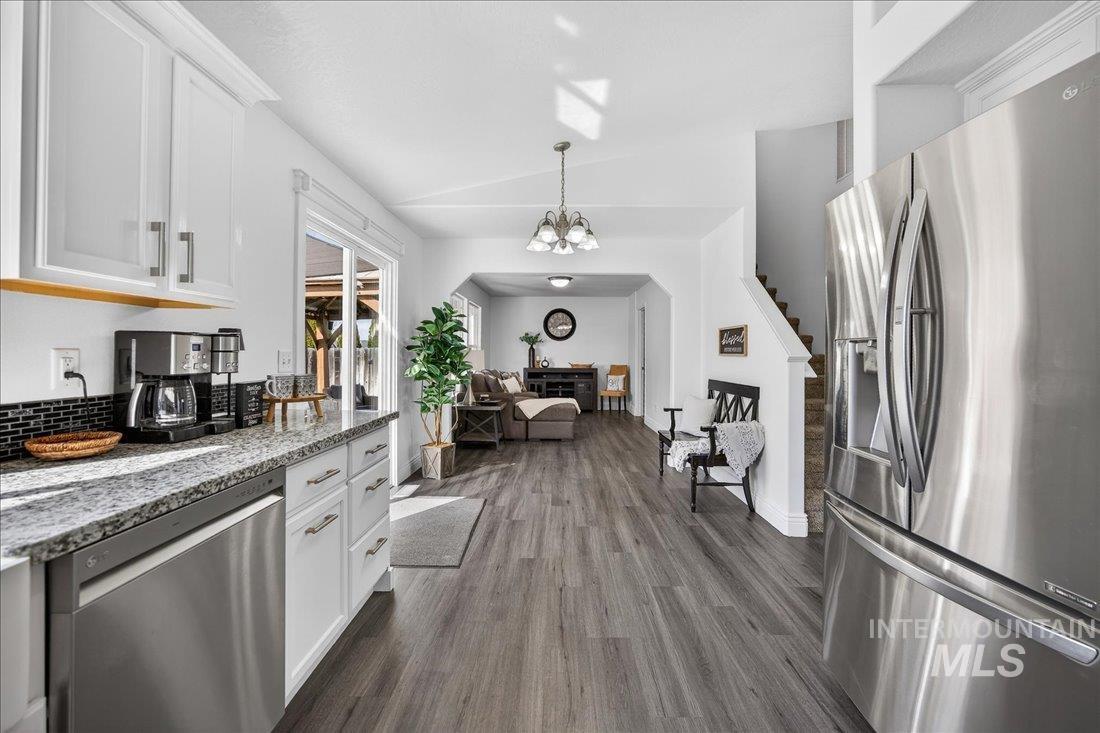 4714 Catherine Ave, Caldwell, Idaho 83607-8086, 3 Bedrooms, 2.5 Bathrooms, Residential For Sale, Price $370,000, 98978526