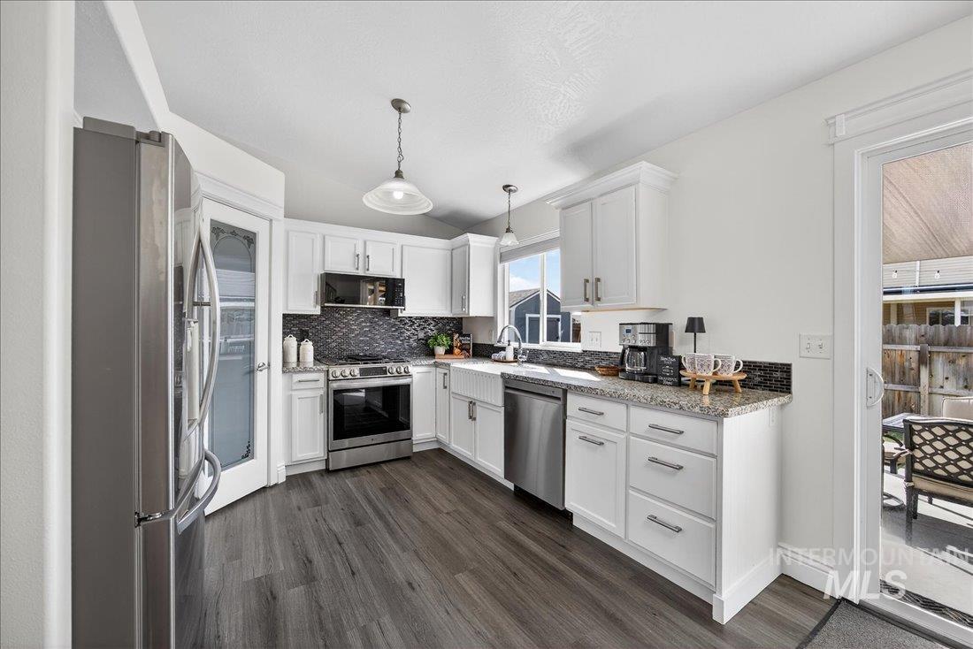 4714 Catherine Ave, Caldwell, Idaho 83607-8086, 3 Bedrooms, 2.5 Bathrooms, Residential For Sale, Price $370,000, 98978526