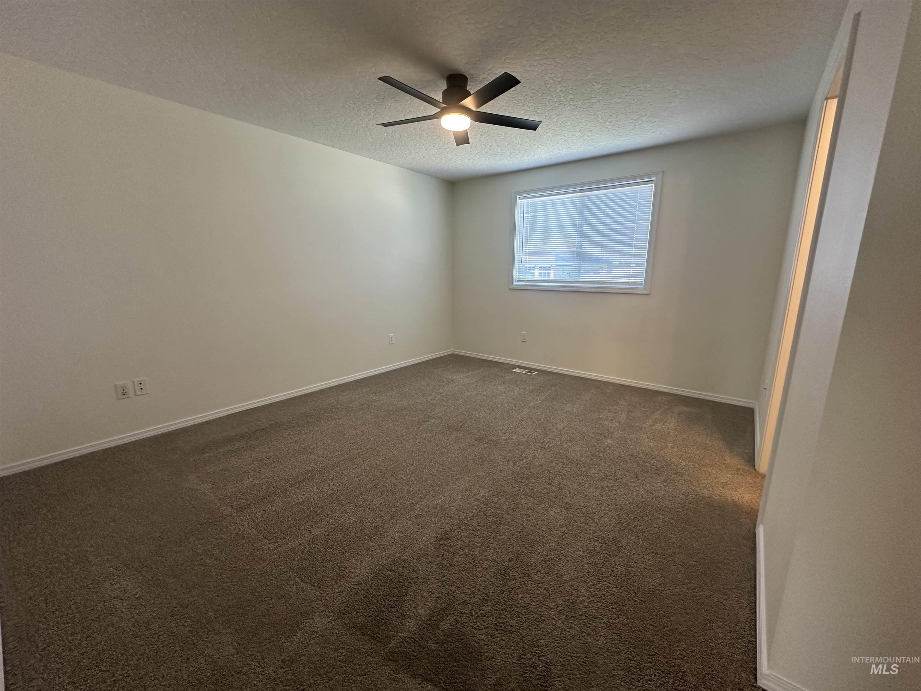 2807 Laurel Way, Nampa, Idaho 83686, 3 Bedrooms, 2.5 Bathrooms, Residential For Sale, Price $316,000,MLS 98978528