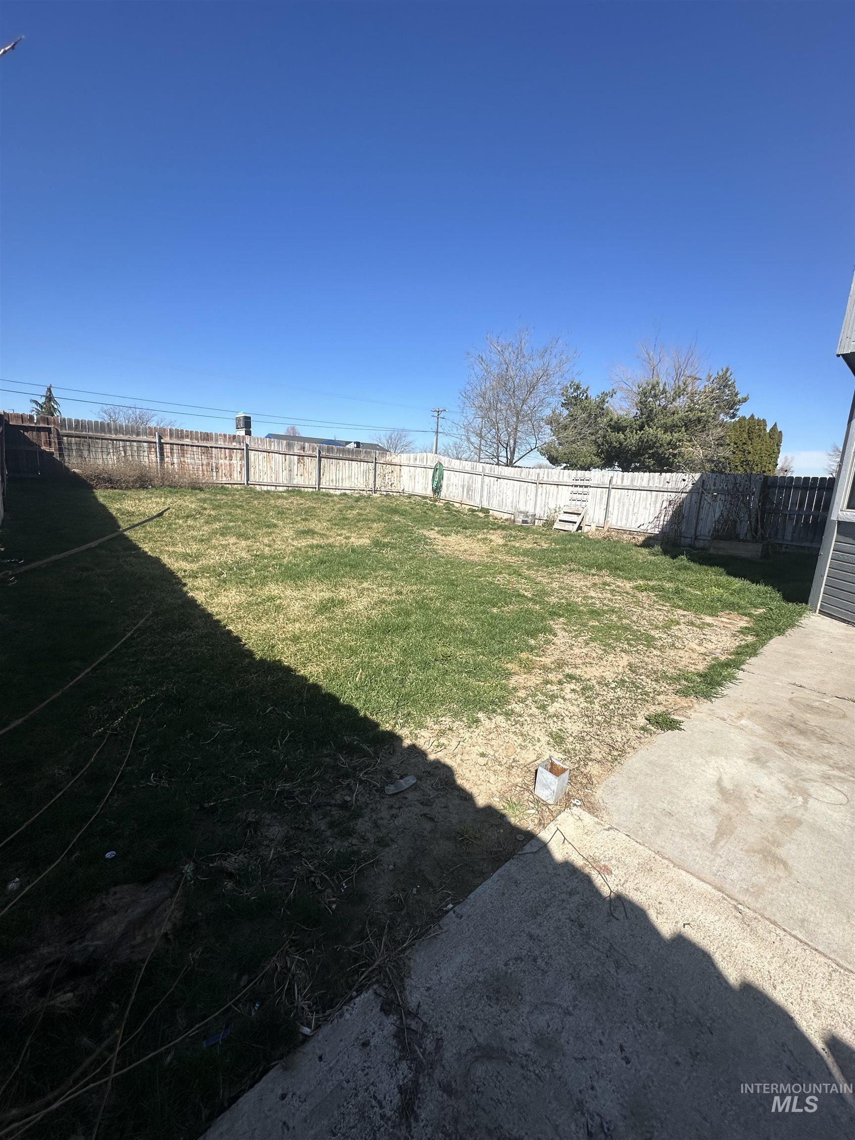 2807 Laurel Way, Nampa, Idaho 83686, 3 Bedrooms, 2.5 Bathrooms, Residential For Sale, Price $316,000,MLS 98978528