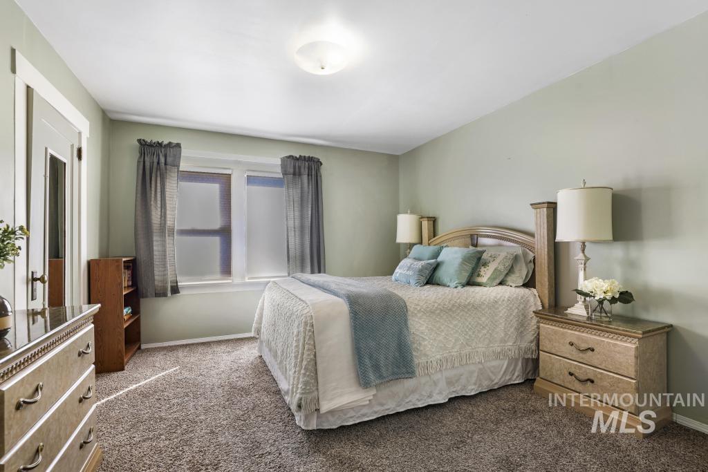 3985 N 2300 E, Filer, Idaho 83328, 5 Bedrooms, 2 Bathrooms, Residential For Sale, Price $536,000,MLS 98978529