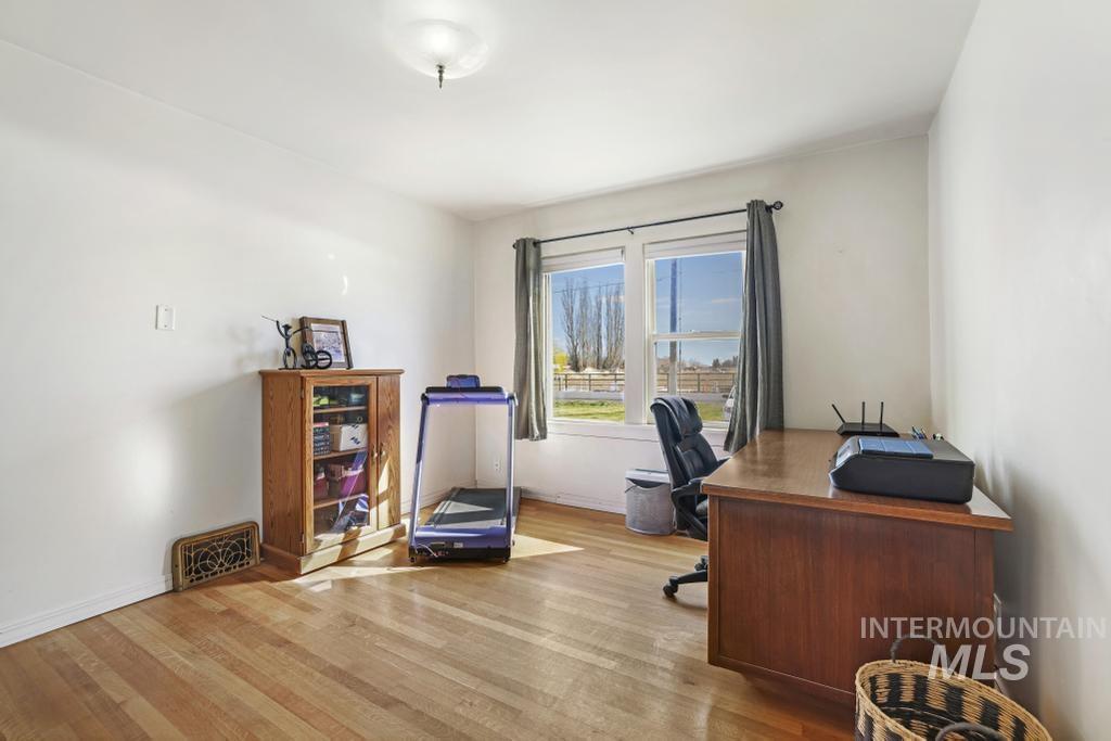 3985 N 2300 E, Filer, Idaho 83328, 5 Bedrooms, 2 Bathrooms, Residential For Sale, Price $536,000,MLS 98978529