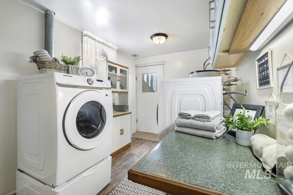 3985 N 2300 E, Filer, Idaho 83328, 5 Bedrooms, 2 Bathrooms, Residential For Sale, Price $536,000,MLS 98978529