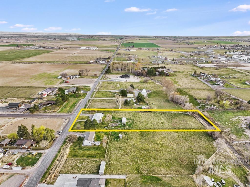 3985 N 2300 E, Filer, Idaho 83328, 5 Bedrooms, 2 Bathrooms, Residential For Sale, Price $536,000,MLS 98978529