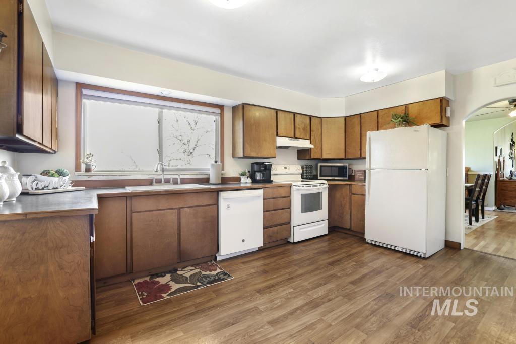 3985 N 2300 E, Filer, Idaho 83328, 5 Bedrooms, 2 Bathrooms, Residential For Sale, Price $536,000,MLS 98978529