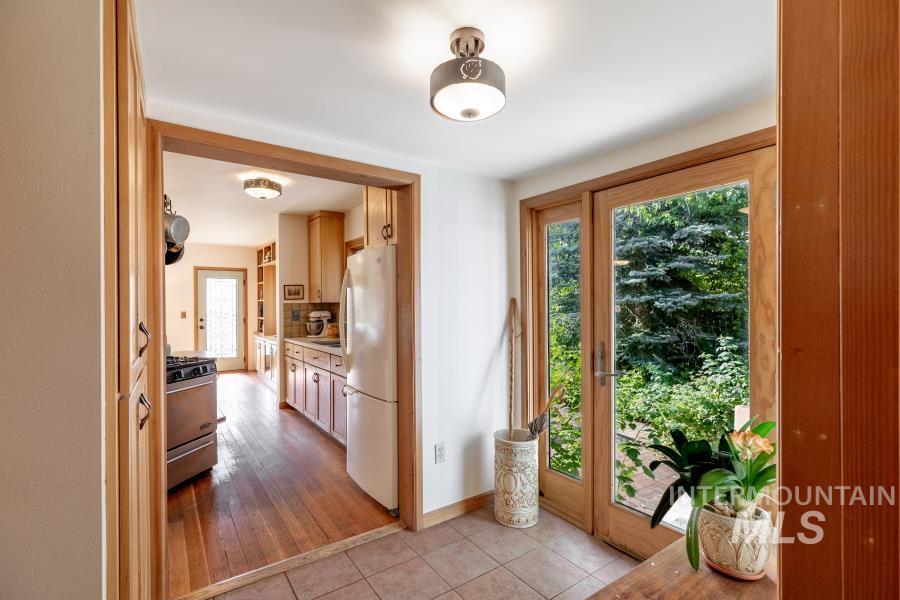 1031 Spring Valley Road, Troy, Idaho 83871, 2 Bedrooms, 1 Bathroom, Residential For Sale, Price $460,000,MLS 98978530