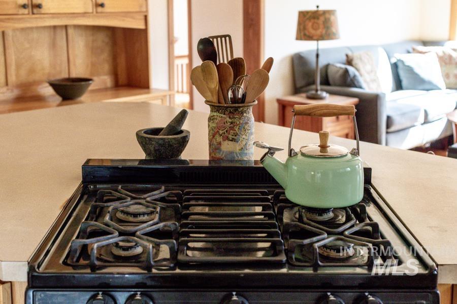 1031 Spring Valley Road, Troy, Idaho 83871, 2 Bedrooms, 1 Bathroom, Residential For Sale, Price $460,000,MLS 98978530