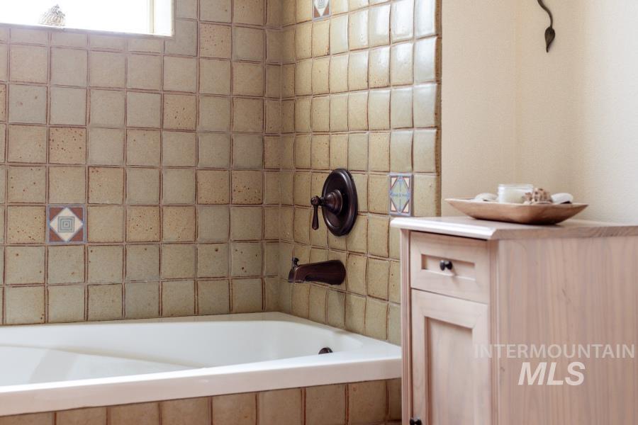 1031 Spring Valley Road, Troy, Idaho 83871, 2 Bedrooms, 1 Bathroom, Residential For Sale, Price $460,000,MLS 98978530