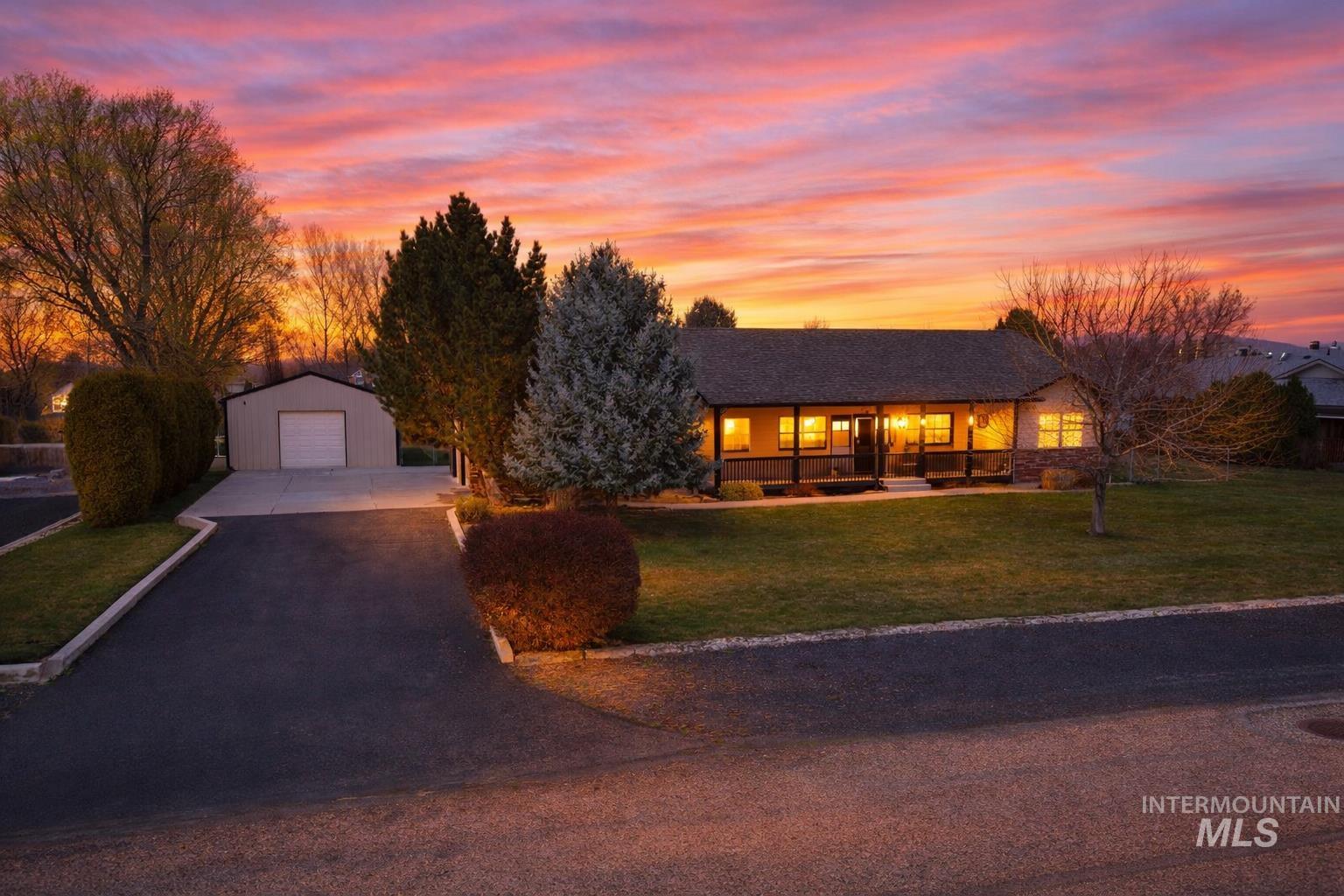 2082 NE 16TH Ave., Payette, Idaho 83661, 3 Bedrooms, 2.5 Bathrooms, Residential For Sale, Price $349,000, 98978532